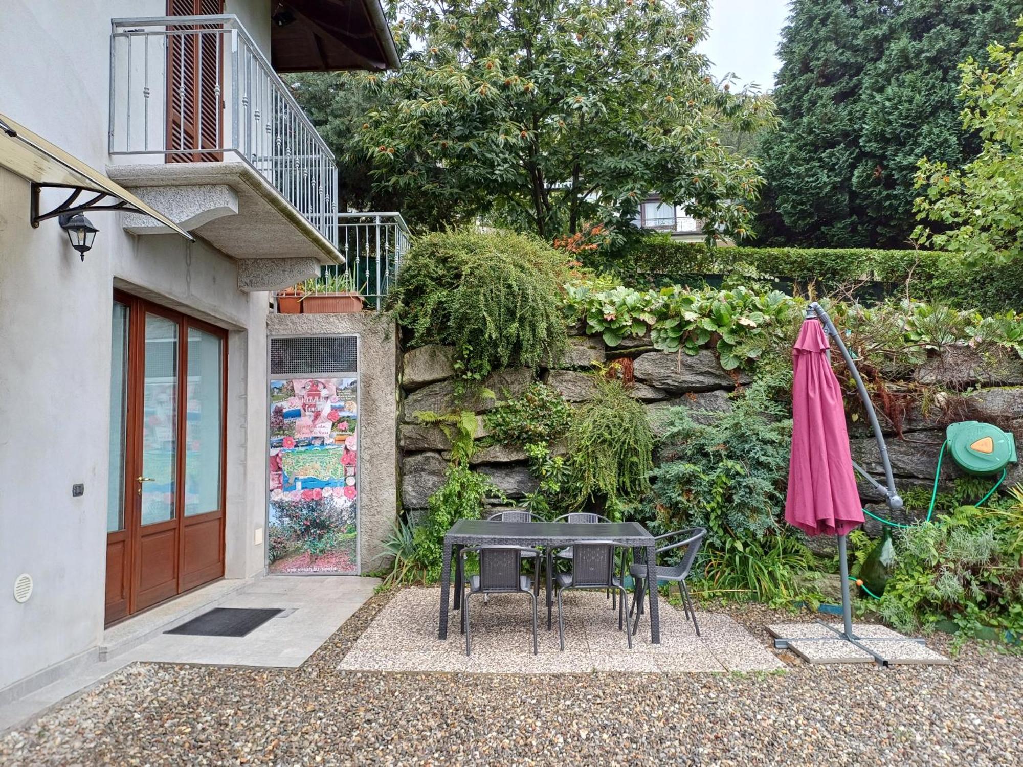 Vila La Casa Delle Camelie Stresa Exteriér fotografie